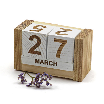 Вечный календарь с кубиками